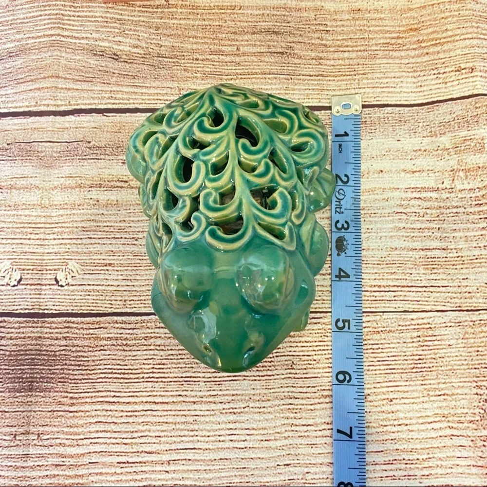 Frog Green‎ scroll work ceramic frog